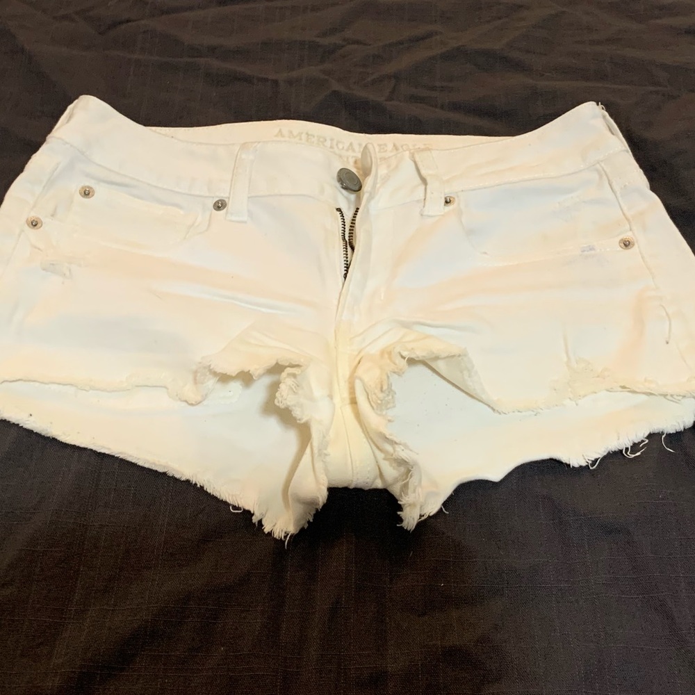 American Eagle white shorts